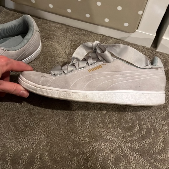 Puma W9 Vikky Suede Bow Lace Almost New Soft Grey - Picture 2 of 6